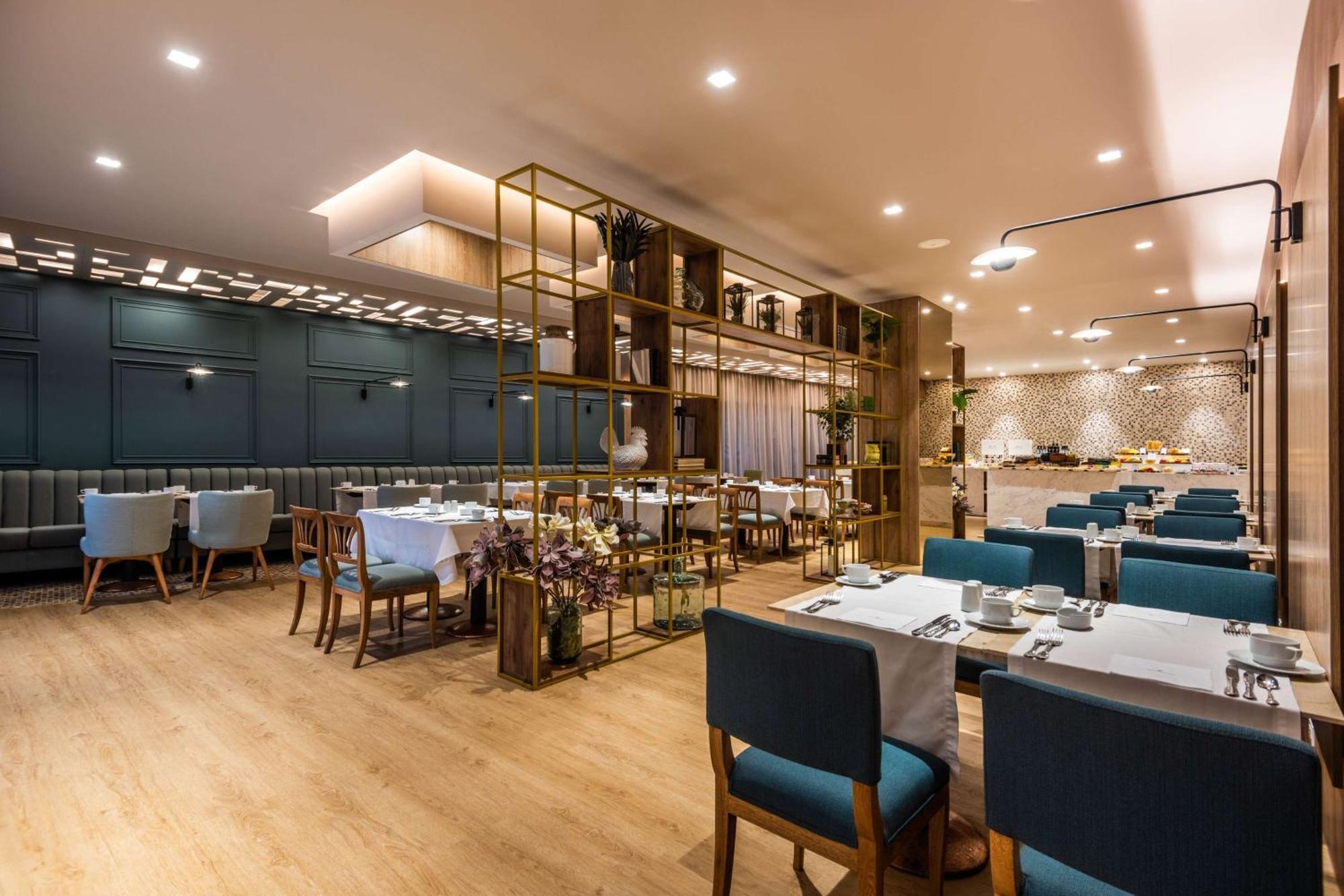 Nh Collection Bogota Wtc Royal Hotel Exterior photo The restaurant